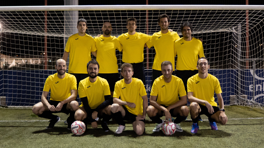 Equipaciones y material deportivo obligatorio